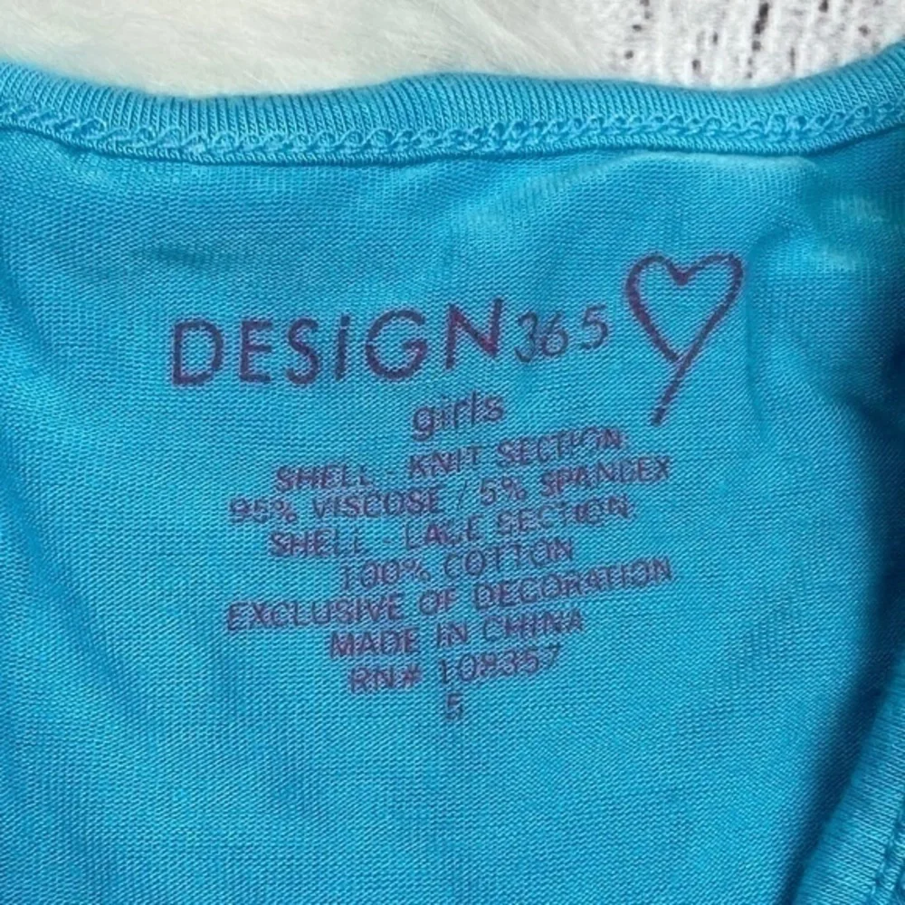 Design 365 Girls Dress Size 5 Crochet Lace Overlay Sequin Heart Details Dress